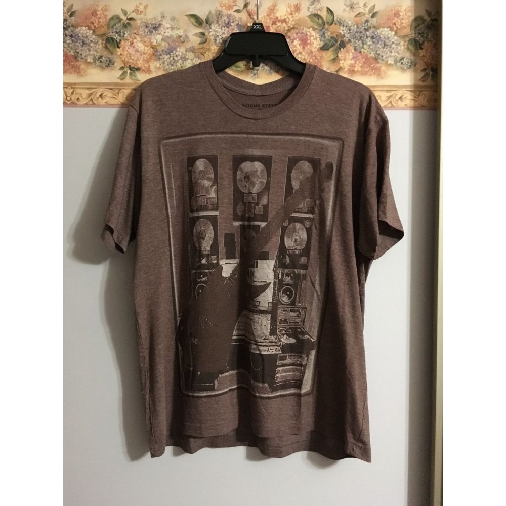 Rogue State Large Brown Music Guitar Awards Records Graphic T-Shirt Top